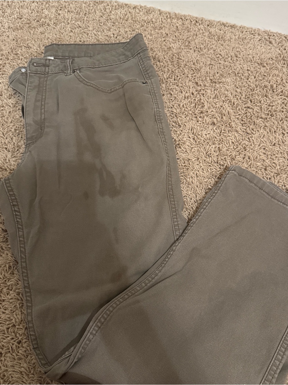 Magellan Outdoors Men's Chino Pants in Olive Green